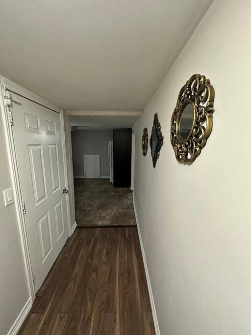 A With Tv & Netflix In Walkout Basement Séjour chez l'habitant *