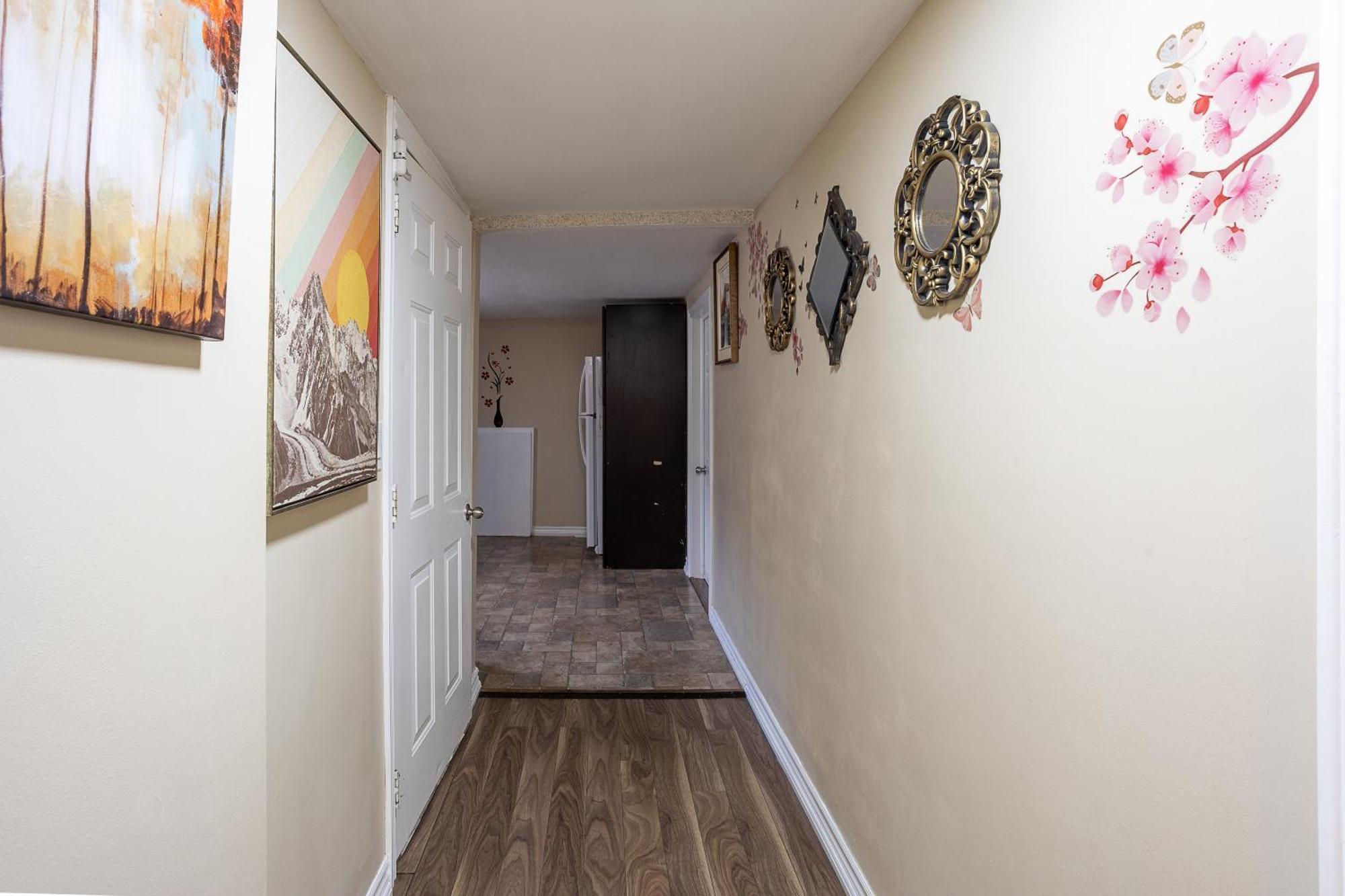 Séjour chez l'habitant A With Tv & Netflix In Walkout Basement