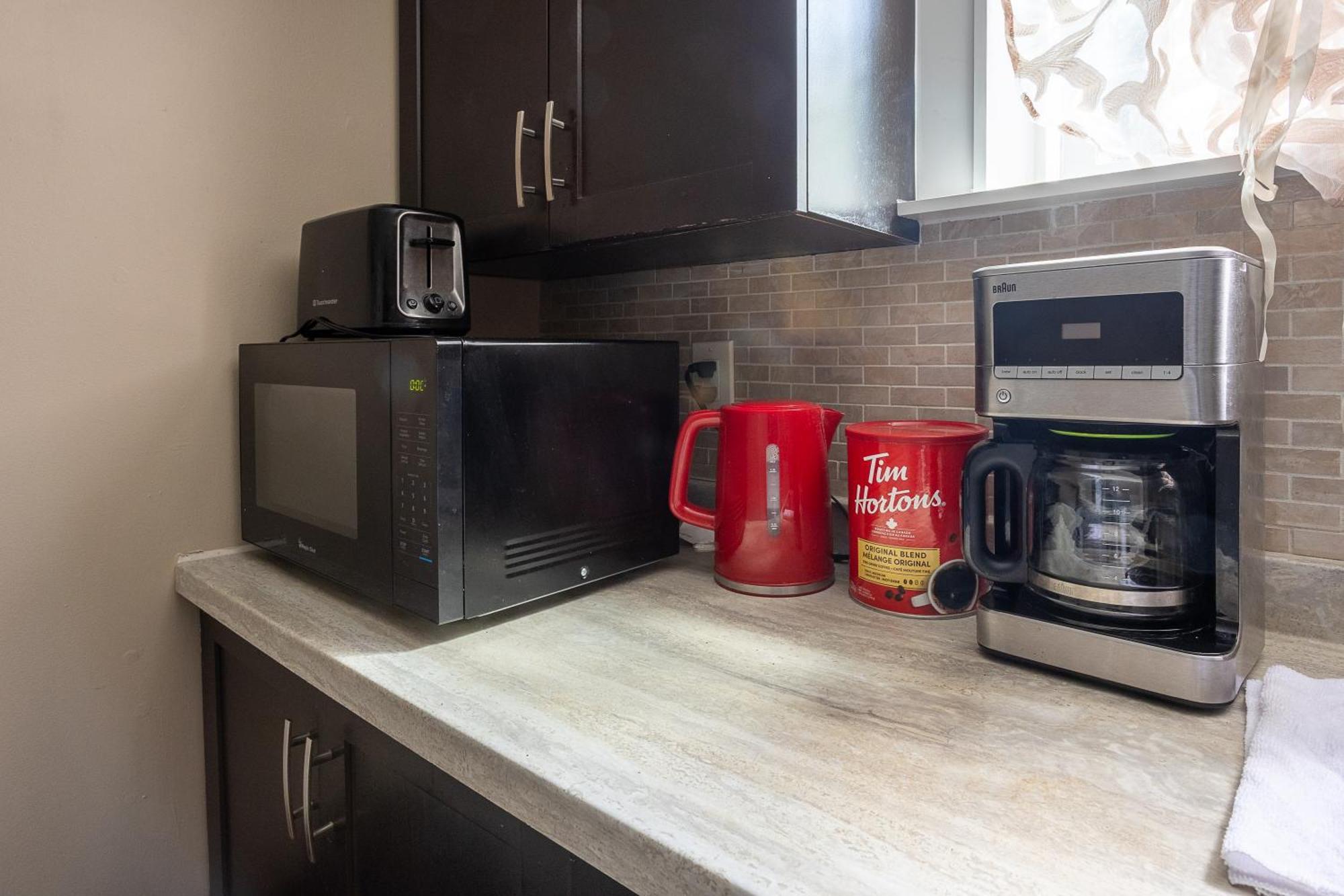 Séjour chez l'habitant A With Tv & Netflix In Walkout Basement *